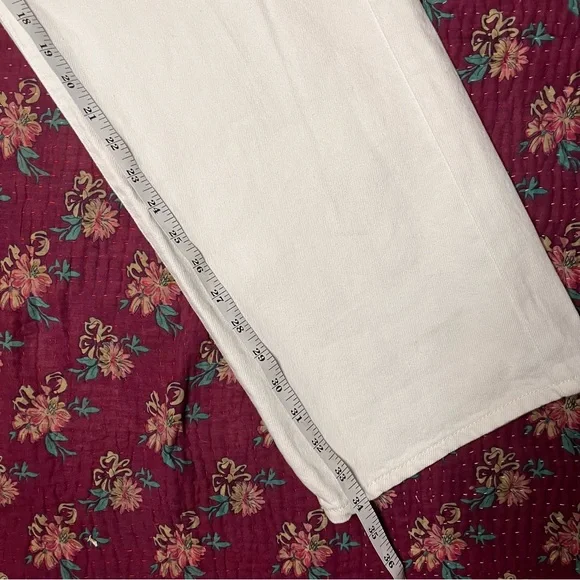 Good American White High Rise Mom Jean - Picture 9 of 10